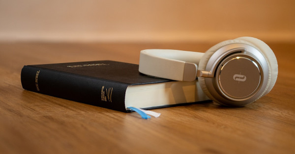 Библия с видеочатом BibleDialog.com