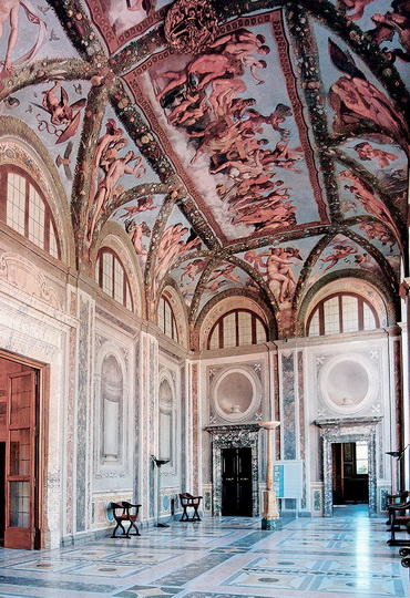 Вилла Фарнезина, Рим