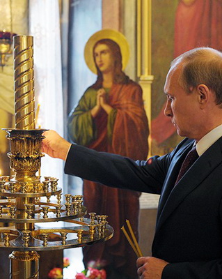 Владимир Путин в храме Живоначальной Троицы на Воробьевых горах / Алексей Дружинин